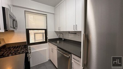 EAST 56 STREET in New York, NY - Building Photo - Building Photo