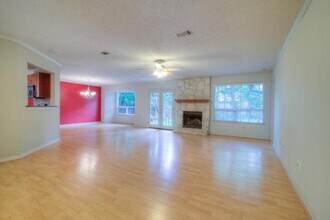 5304 Wolf Run in Austin, TX - Building Photo - Building Photo