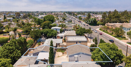 377 Victoria St in Costa Mesa, CA - Building Photo - Building Photo