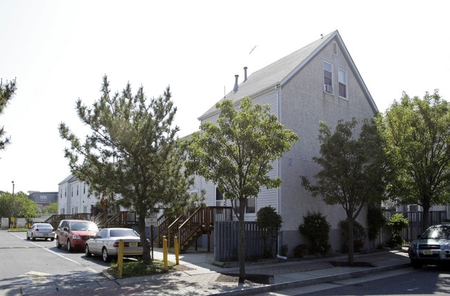 Charles Drew Court Apartments in Atlantic City, NJ - Building Photo - Building Photo