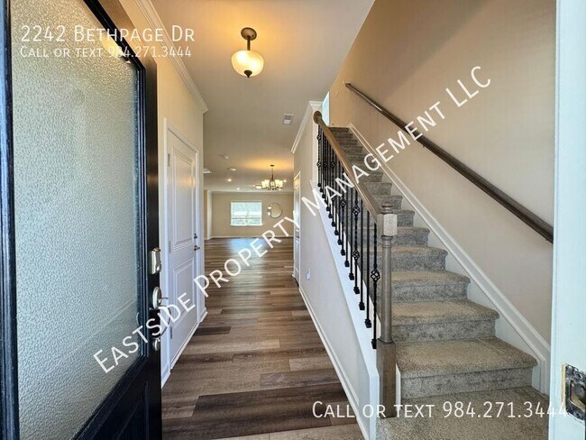 2242 Bethpage Dr in Fuquay Varina, NC - Building Photo - Building Photo