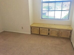 1697 W Locust Ave in Fresno, CA - Building Photo - Building Photo