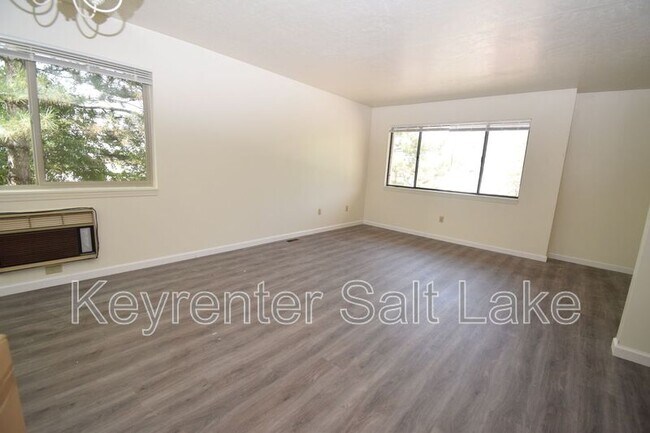 188 E 2050 S in Bountiful, UT - Building Photo - Building Photo