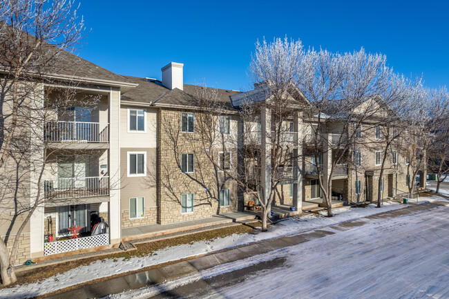 6635 25 Av NE in Calgary, AB - Building Photo - Building Photo