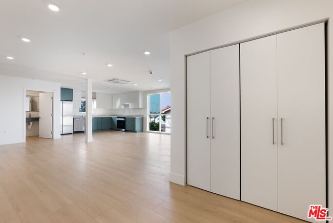 8561 Belmont St in Cypress, CA - Foto de edificio - Building Photo