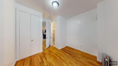 364 S 1st St in Brooklyn, NY - Foto de edificio - Building Photo