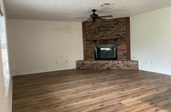 2006 Chester St in Dayton, TX - Building Photo - Building Photo