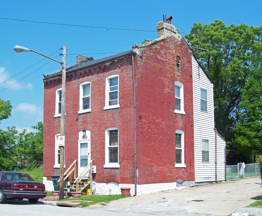 1419 Buchanan St in St. Louis, MO - Foto de edificio