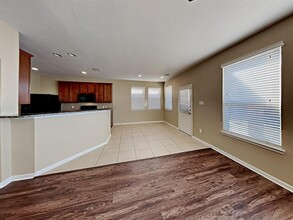 2303 Cantabria Ln in League City, TX - Building Photo - Building Photo