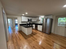 51 Summit St in Clinton, MA - Building Photo