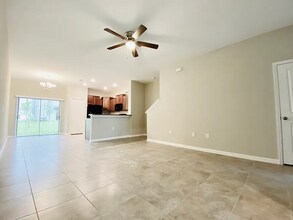 4542 Globe Thistle Dr in Tampa, FL - Building Photo - Building Photo