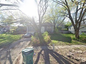 3140 SW Crest Dr in Topeka, KS - Building Photo