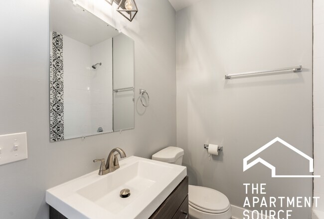 1624 W Beach Ave in Chicago, IL - Building Photo - Building Photo