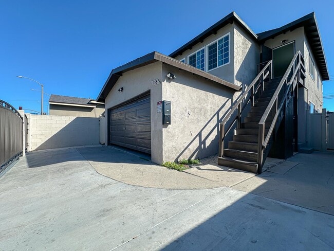 158 W Del Amo Blvd, Unit B in Long Beach, CA - Foto de edificio - Building Photo