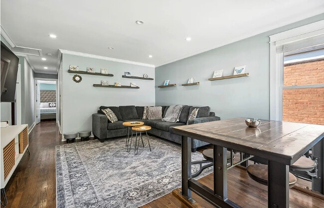 2124 Seward St in Evanston, IL - Building Photo - Building Photo