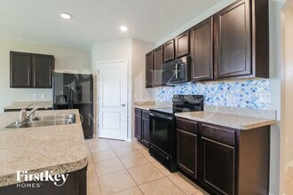 401 Panda Pl in Davenport, FL - Foto de edificio - Building Photo