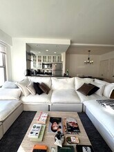 2500 Q St NW, Unit 322 in Washington, DC - Foto de edificio - Building Photo