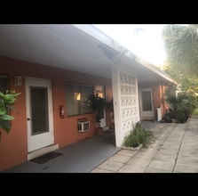 728 SE 19th Ave in Deerfield Beach, FL - Foto de edificio - Building Photo