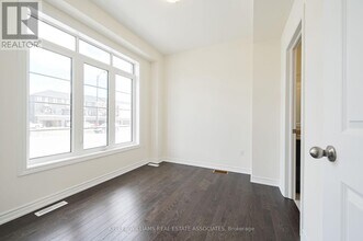 88 Coolhurst Ave in Brampton, ON - Building Photo - Building Photo