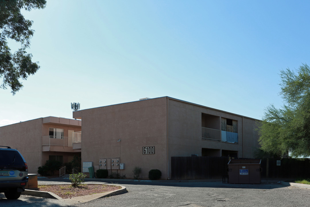 Arobell Apartments in Tucson, AZ - Foto de edificio