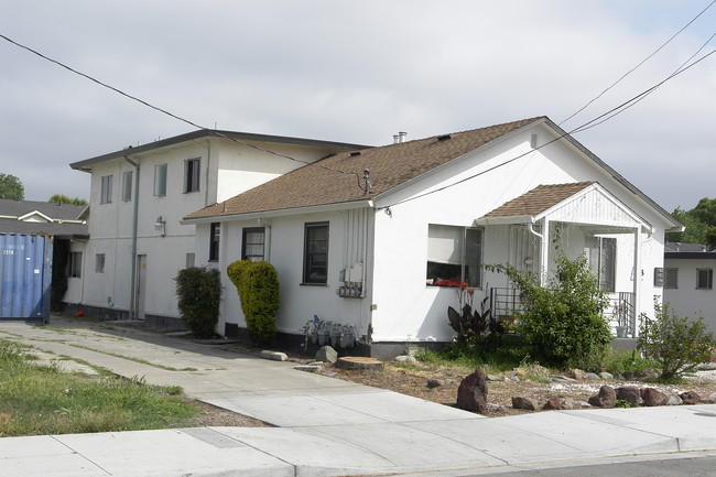 188-194 Willow Ave in Hayward, CA - Building Photo - Building Photo