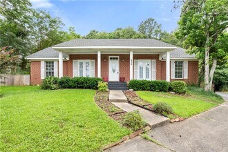 408 Lakeview Dr W in Mobile, AL - Building Photo - Building Photo