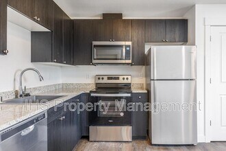 485 S 38th Ave in West Richland, WA - Building Photo - Building Photo