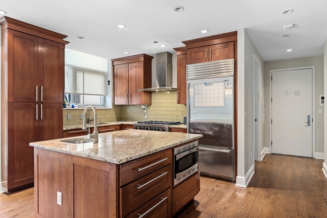 property at 3220 Arlington Ave