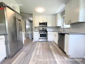 5444 Delhi Rd in Cincinnati, OH - Building Photo - Building Photo