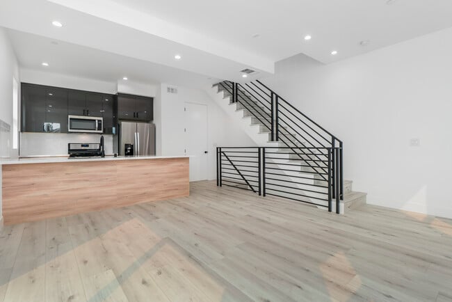 522 N Wilton Pl, Unit 1 in Los Angeles, CA - Foto de edificio - Building Photo