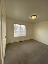 3347 Kathaway Ln in Ammon, ID - Building Photo - Building Photo