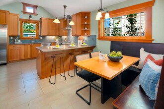 116 NE 63rd St in Seattle, WA - Foto de edificio - Building Photo