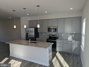 294 Watercourse Dr in Ranson, WV - Building Photo - Building Photo