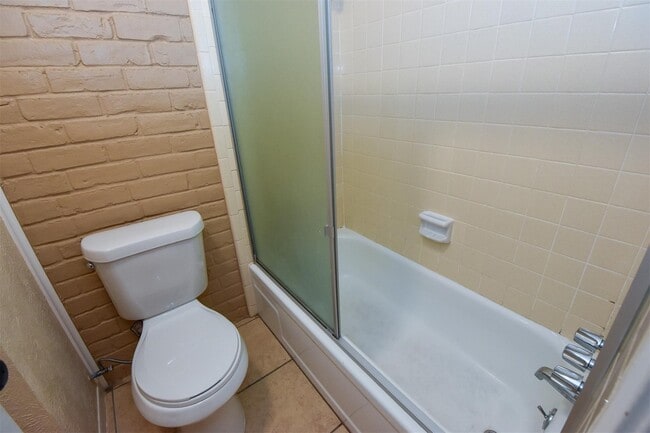 1517 Barcelona Way Dr in Baytown, TX - Building Photo - Building Photo