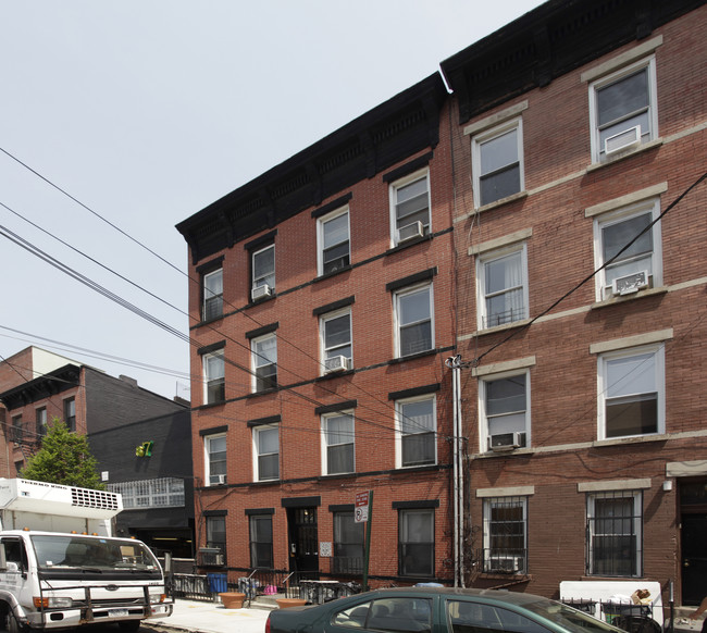 89 Luquer St in Brooklyn, NY - Building Photo - Building Photo