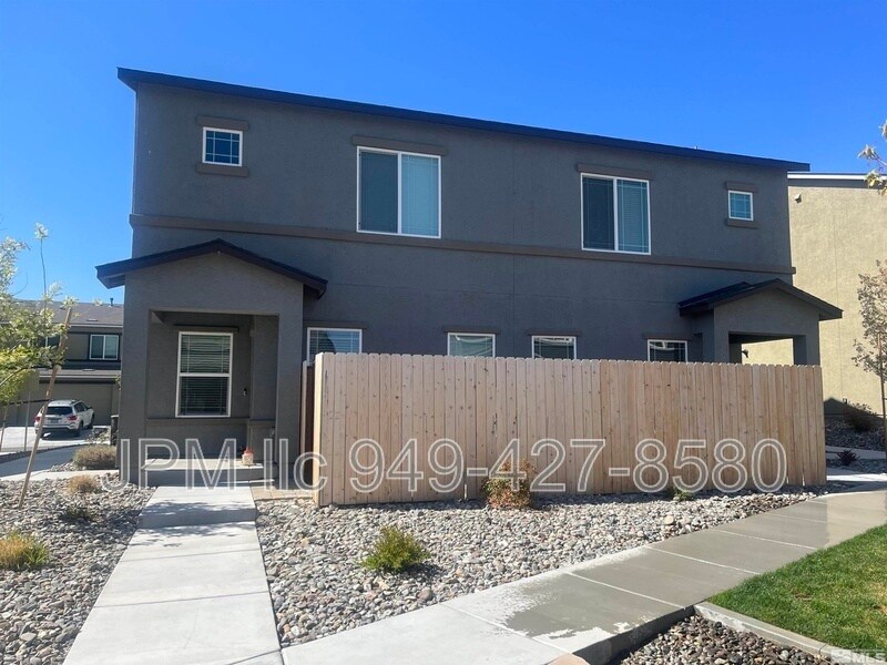 537 Autumn Breeze Cir in Reno, NV - Building Photo