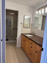 1717 150th Ave SE in Bellevue, WA - Foto de edificio - Building Photo