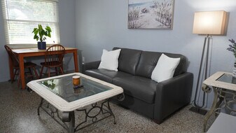 237 18th Ave S in St. Petersburg, FL - Building Photo