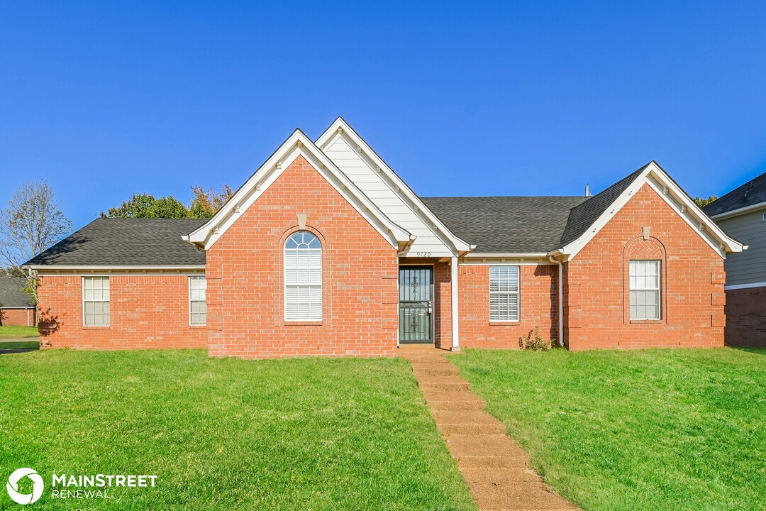 9720 Lakeland Hills Cove in Lakeland, TN - Building Photo