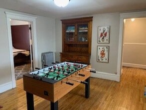 423 E Portage Ave, Unit 2 in Sault Ste. Marie, MI - Foto de edificio - Building Photo