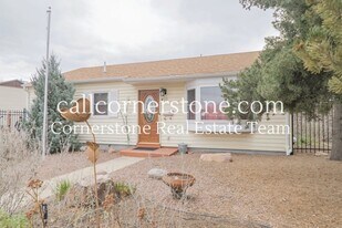 411 E Cheyenne Rd in Colorado Springs, CO - Building Photo
