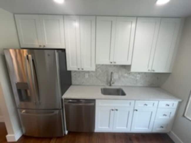 6761 Surreywood Ln in Bethesda, MD - Building Photo - Building Photo