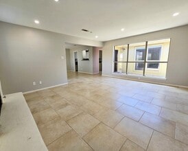 2311 Haynes Ave, Unit B in Midland, TX - Building Photo - Building Photo