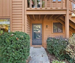 581 Courtwood Ln in Hendersonville, NC - Building Photo - Building Photo