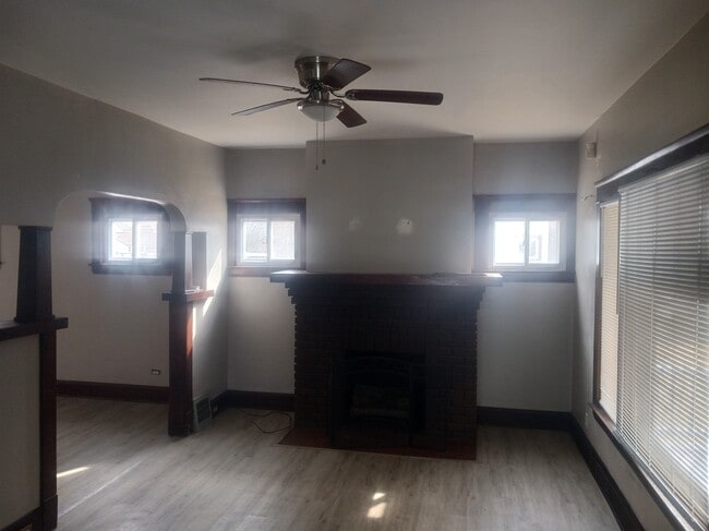 15421 Huntmere Ave in Cleveland, OH - Building Photo - Building Photo