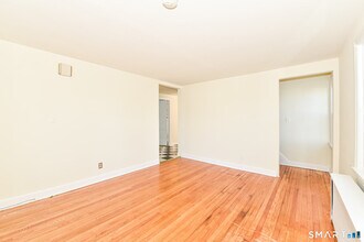 146 Warsaw St in Fairfield, CT - Building Photo - Building Photo