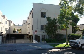 704-712 E Garfield Ave in Glendale, CA - Building Photo