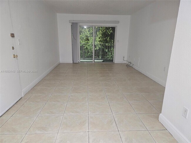 5122 NW 79th Ave in Doral, FL - Building Photo - Building Photo