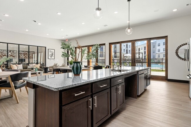 Oak Creek in New Braunfels, TX - Foto de edificio - Building Photo