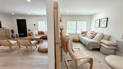 5785 SW 54th Ter in Miami, FL - Foto de edificio - Building Photo